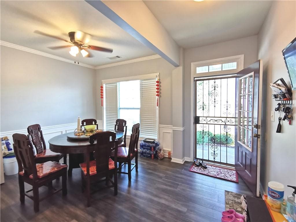 4 bedroom, 3 bathroom, 2,305 sq ft single family residence for rent at 1913 Executive Drive, Duluth, GA 30096 for $2,450 a month — photo 3