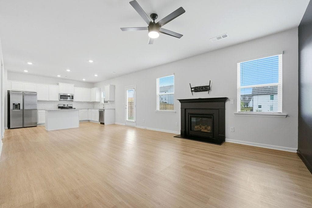 4 bedroom, 3 bathroom, 2,705 sq ft single family residence for sale at 635 River Run Drive, Dallas, GA 30132 — photo 7