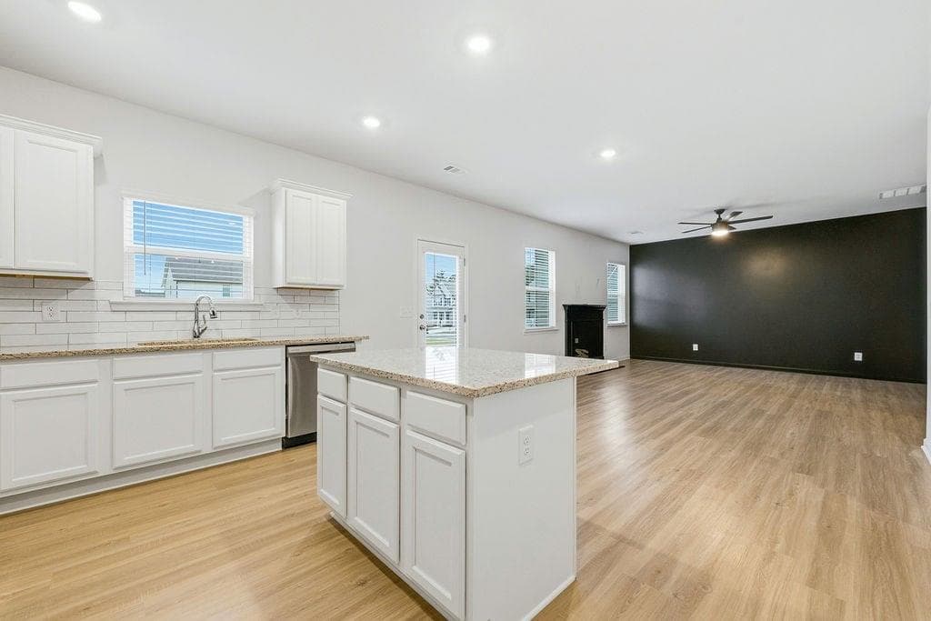 4 bedroom, 3 bathroom, 2,705 sq ft single family residence for sale at 635 River Run Drive, Dallas, GA 30132 — photo 10