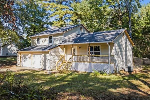 3 bedroom, 3 bathroom, 1,616 sq ft single family residence for sale at 208 Fairview Point, Ellenwood, GA 30294 — photo 4