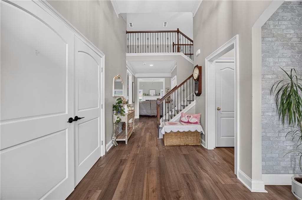 6 bedroom, 5 bathroom, 4,093 sq ft single family residence for sale at 8100 Powhattan Court, Mcdonough, GA 30252 — photo 4