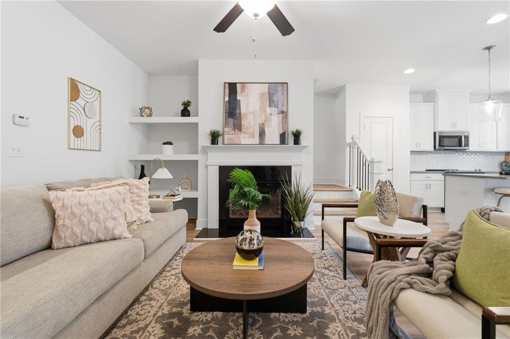 3 bedroom, 3 bathroom, 1,600 sq ft townhouse for sale at 5768 Calle Vista Drive, Lithonia, GA 30058 — photo 3