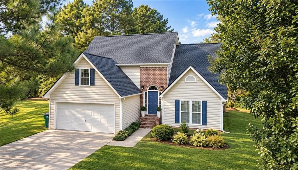 4 bedroom, 4 bathroom, 2,700 sq ft single family residence for sale at 1831 Green Oak Circle, Lawrenceville, GA 30043 — photo 2