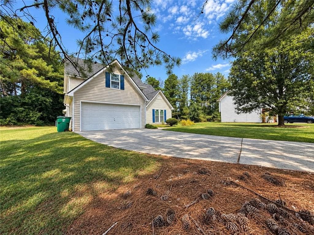 4 bedroom, 4 bathroom, 2,700 sq ft single family residence for sale at 1831 Green Oak Circle, Lawrenceville, GA 30043 — photo 4