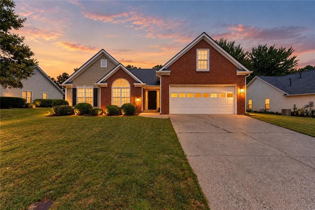 3 bedroom, 2 bathroom, 2,476 sq ft single family residence for sale at 2635 General Lee Way, Buford, GA 30519 — photo 2