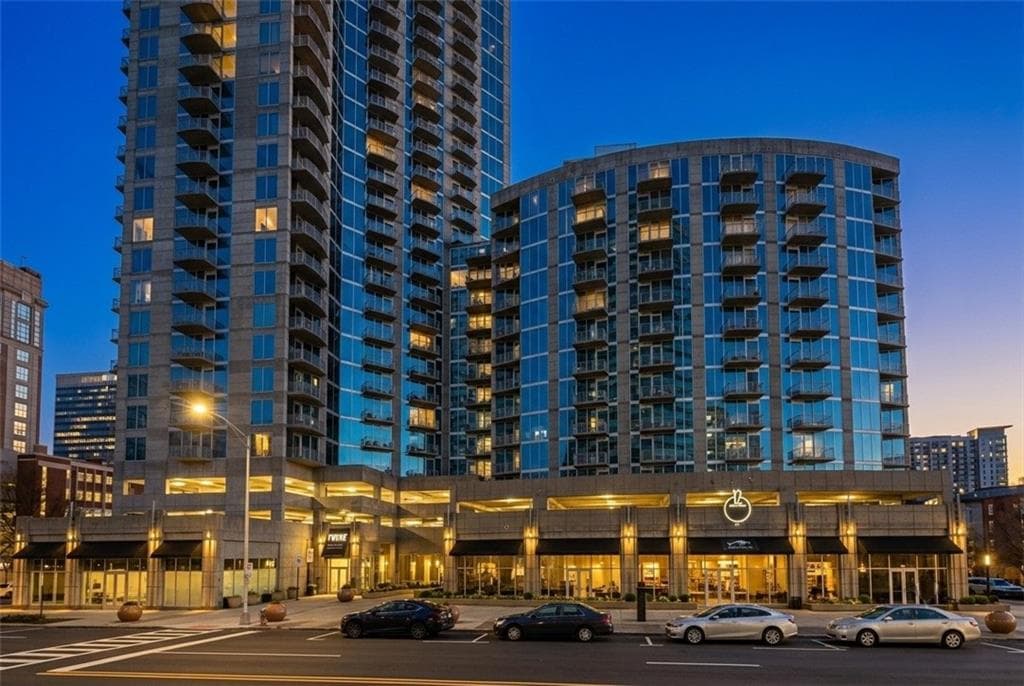 2 bedroom, 2 bathroom, 1,075 sq ft condominium for rent at 400 Peachtree Street 2006, Atlanta, GA 30308 for $2,690 a month — photo 1 of 34