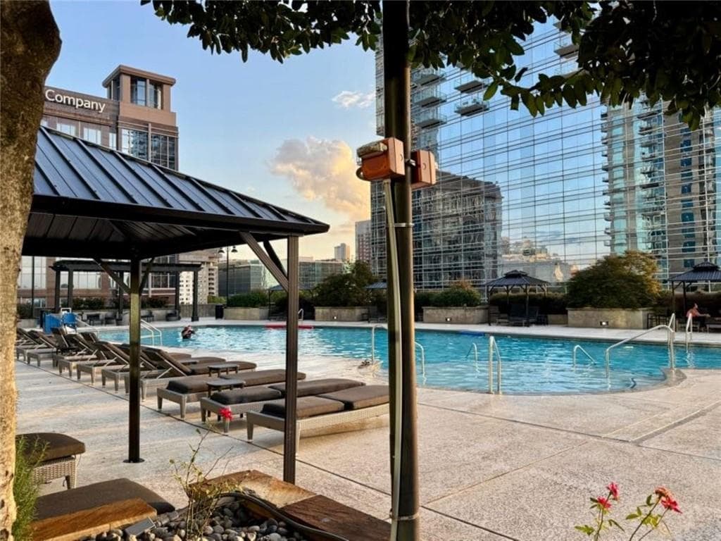 2 bedroom, 2 bathroom, 1,075 sq ft condominium for rent at 400 Peachtree Street 2006, Atlanta, GA 30308 for $2,690 a month — photo 4