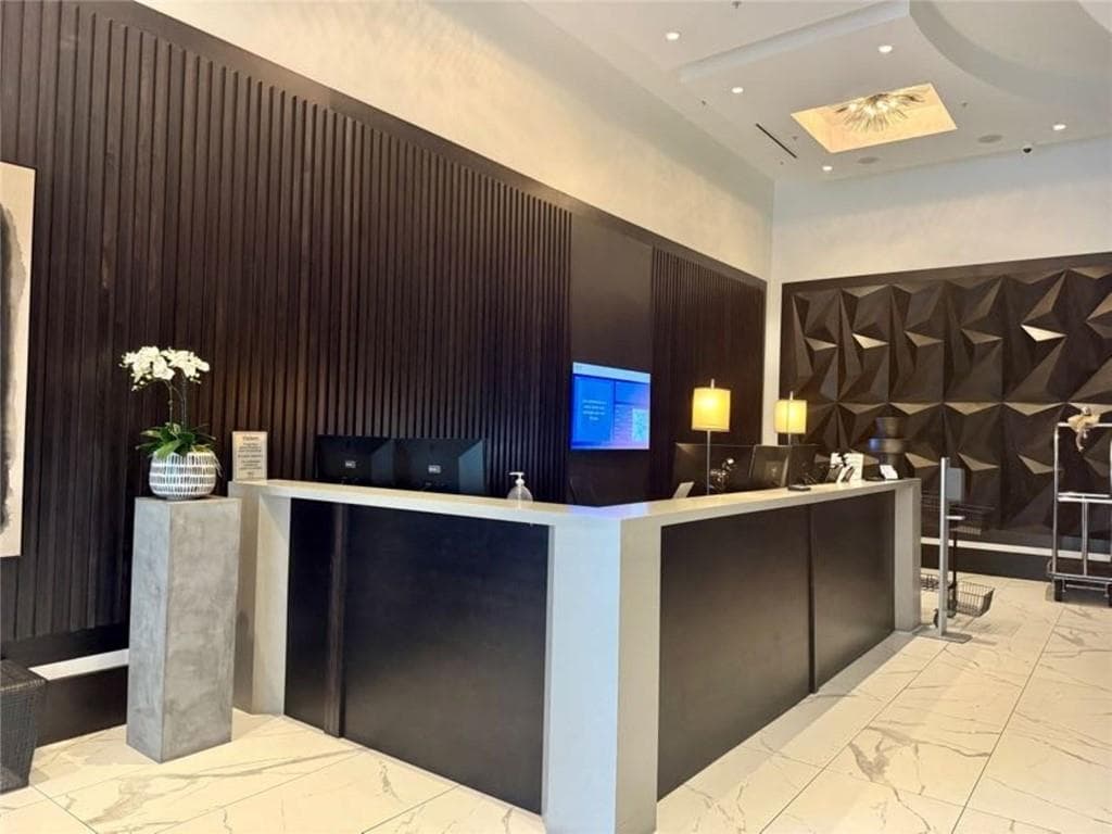 2 bedroom, 2 bathroom, 1,075 sq ft condominium for rent at 400 Peachtree Street 2006, Atlanta, GA 30308 for $2,690 a month — photo 5