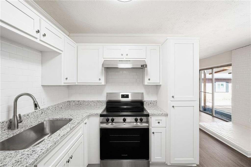 3 bedroom, 3 bathroom, 1,950 sq ft single family residence for sale at 30 Roberts Lane, Covington, GA 30014 — photo 6