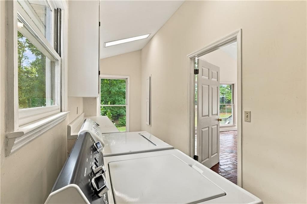 4 bedroom, 3 bathroom, 2,503 sq ft single family residence for sale at 4 Windemere Lane, Rome, GA 30161 — photo 9