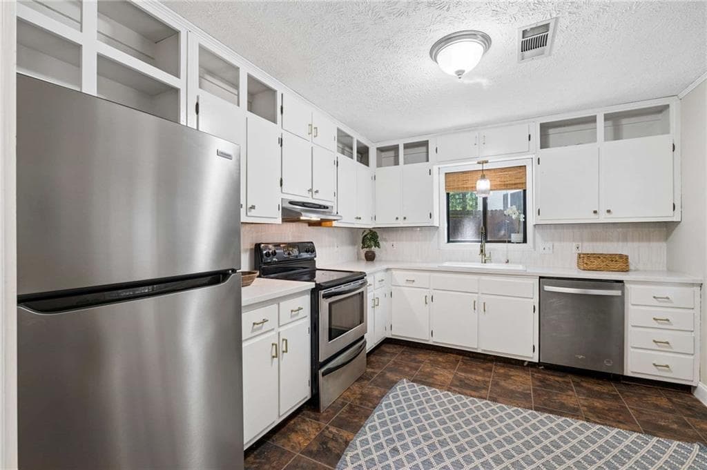 3 bedroom, 2 bathroom, 1,906 sq ft single family residence for sale at 1790 Pierce Arrow Parkway, Tucker, GA 30084 — photo 10