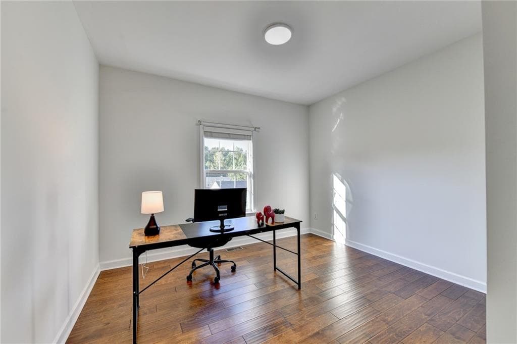 5 bedroom, 3 bathroom, 3,262 sq ft single family residence for sale at 1489 Belmont Hills Drive, Suwanee, GA 30024 — photo 10