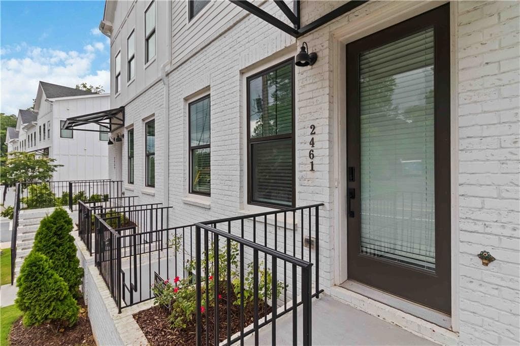 3 bedroom, 4 bathroom, 2,175 sq ft townhouse for sale at 2461 Sycamore Road, Atlanta, GA 30318 — photo 1 of 20