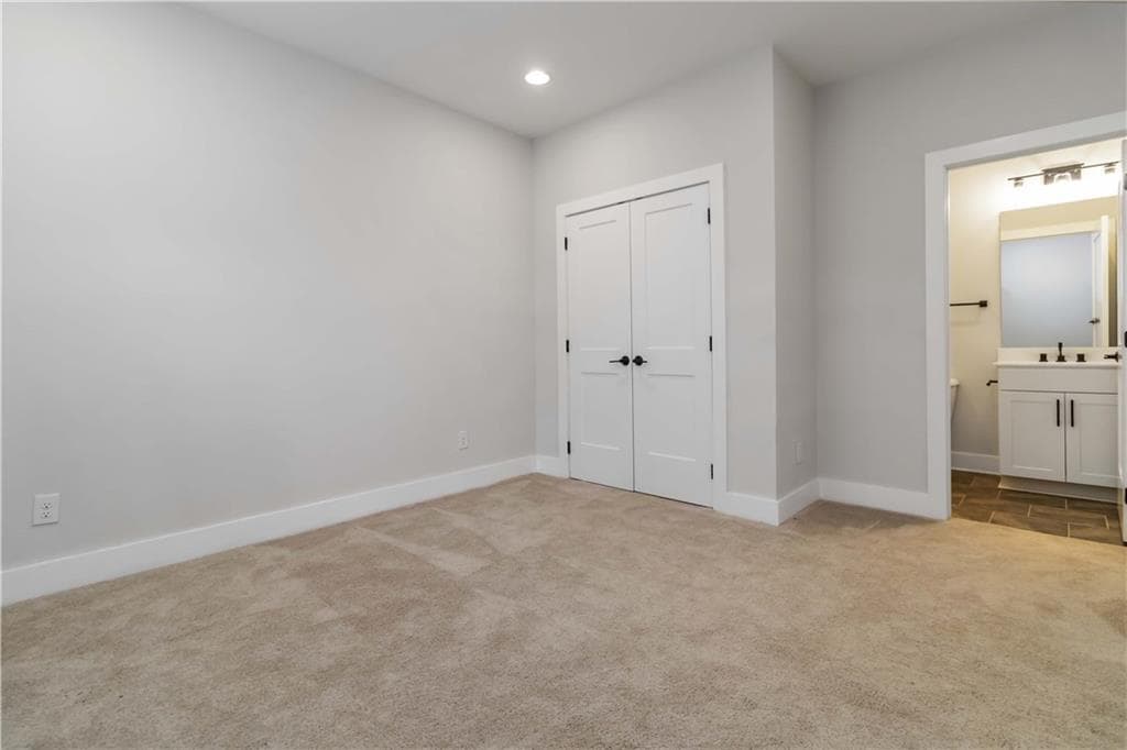 3 bedroom, 4 bathroom, 2,175 sq ft townhouse for sale at 2461 Sycamore Road, Atlanta, GA 30318 — photo 6