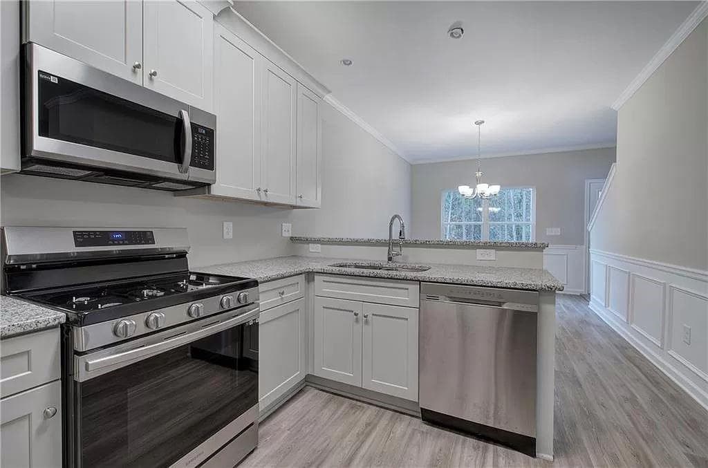 4 bedroom, 3 bathroom, 2,025 sq ft single family residence for rent at 305 Melody Lane, Cartersville, GA 30121 for $2,100 a month — photo 10