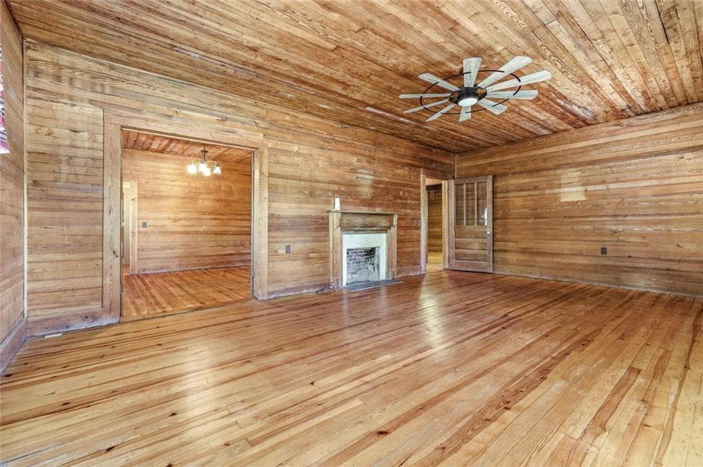 3 bedroom, 1 bathroom, 1,938 sq ft single family residence for sale at 3213 Highway 326, Commerce, GA 30530 — photo 9