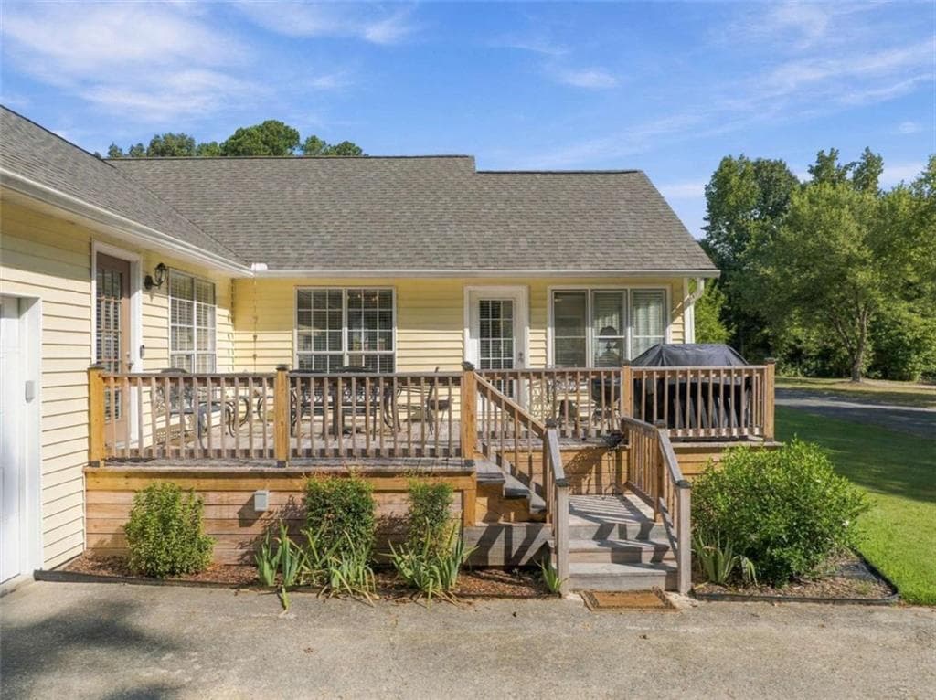 3 bedroom, 3 bathroom, 2,365 sq ft single family residence for sale at 17 Bennington Drive, Rome, GA 30165 — photo 5
