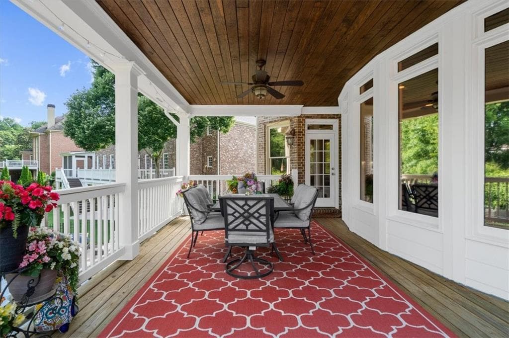 6 bedroom, 6 bathroom, 6,371 sq ft single family residence for sale at 7630 Stratton Pte, Suwanee, GA 30024 — photo 8