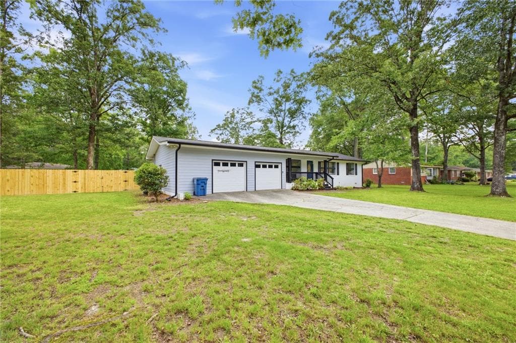 3 bedroom, 2 bathroom, 1,368 sq ft single family residence for sale at 525 Elliott Drive, Rome, GA 30165 — photo 3