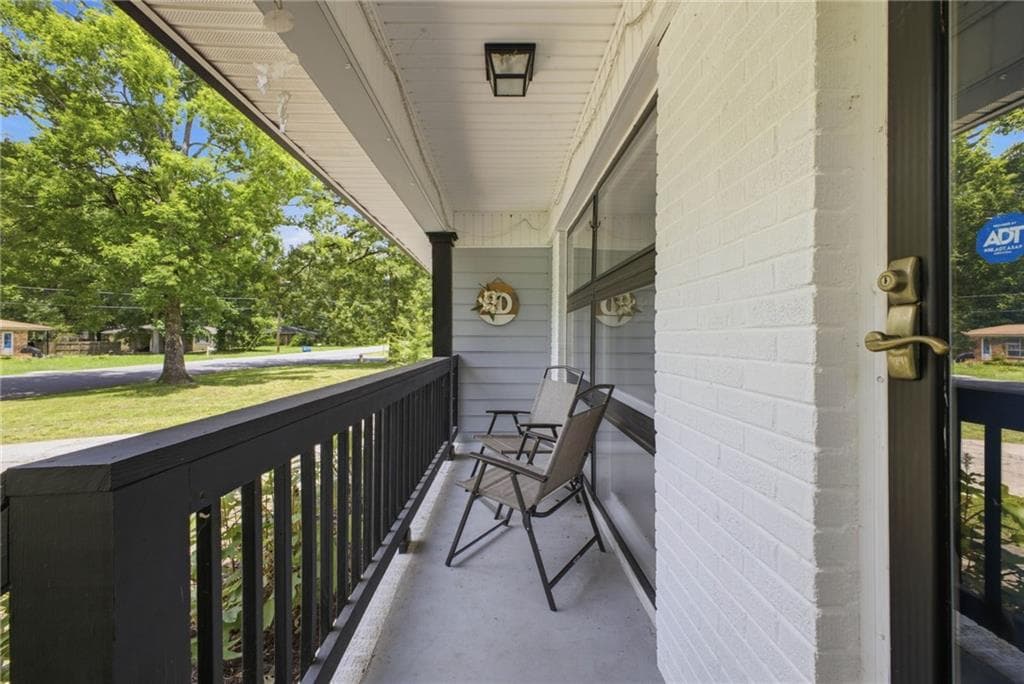 3 bedroom, 2 bathroom, 1,368 sq ft single family residence for sale at 525 Elliott Drive, Rome, GA 30165 — photo 5