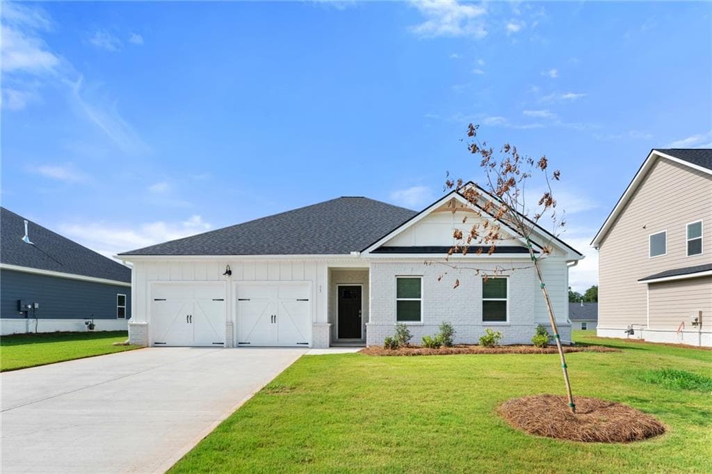 4 bedroom, 3 bathroom, 2,000 sq ft single family residence under contract at 33 Faulkner Circle, Social Circle, GA 30025