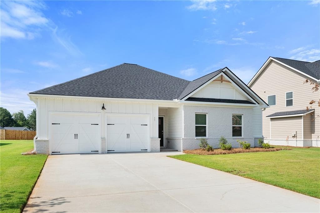 4 bedroom, 3 bathroom, 2,000 sq ft single family residence under contract at 33 Faulkner Circle, Social Circle, GA 30025 — photo 2