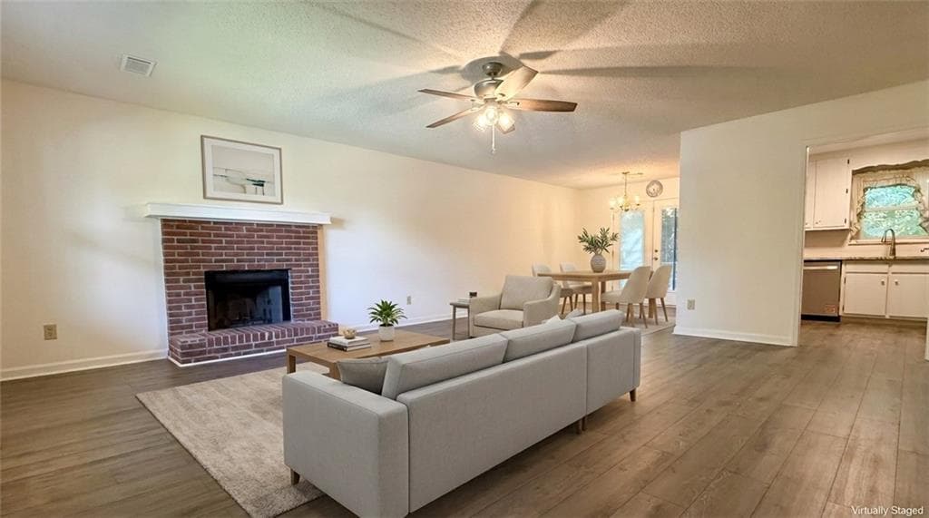 3 bedroom, 2 bathroom, 1,435 sq ft single family residence for sale at 33 Chief Circle, Lawrenceville, GA 30043 — photo 4