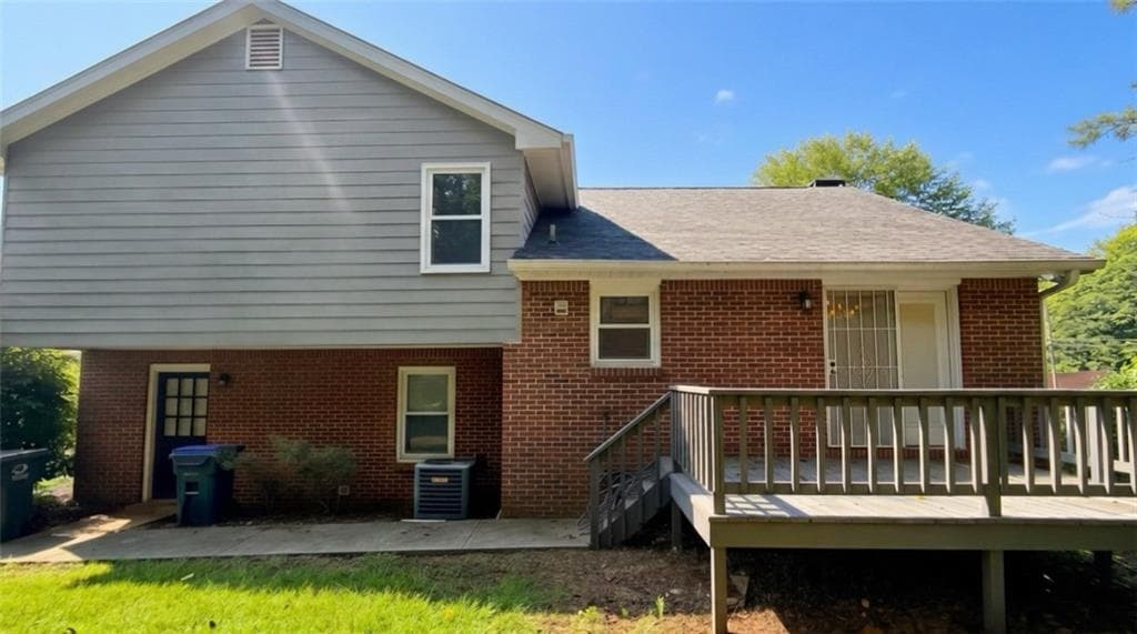 3 bedroom, 2 bathroom, 1,435 sq ft single family residence for sale at 33 Chief Circle, Lawrenceville, GA 30043 — photo 6