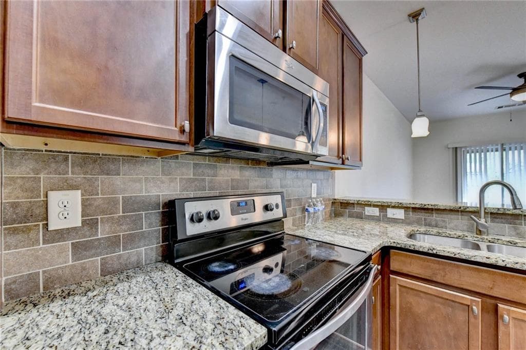2 bedroom, 3 bathroom, 1,140 sq ft townhouse for sale at 215 Semel Drive 453, Atlanta, GA 30309 — photo 5
