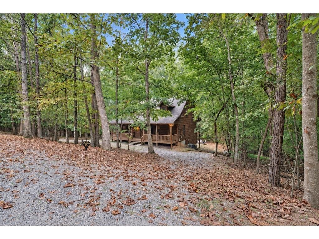 6 bedroom, 4 bathroom, 3,270 sq ft single family residence for sale at 416 Acadia Drive, Ellijay, GA 30540 — photo 7