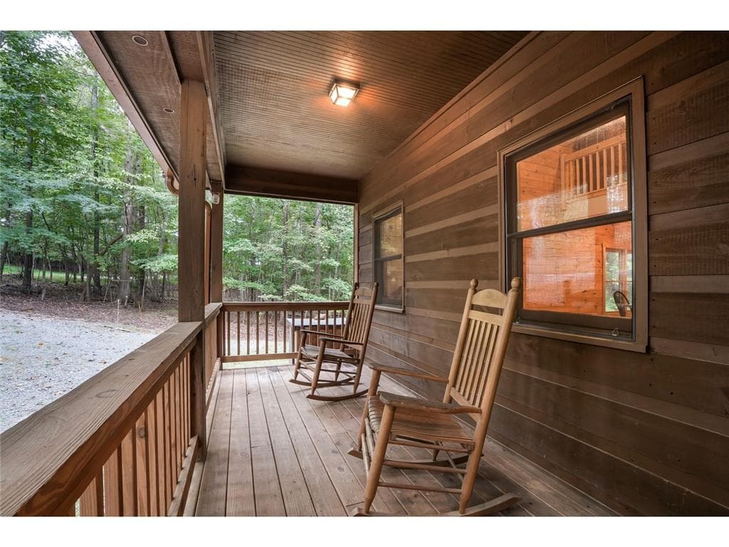 6 bedroom, 4 bathroom, 3,270 sq ft single family residence for sale at 416 Acadia Drive, Ellijay, GA 30540 — photo 9