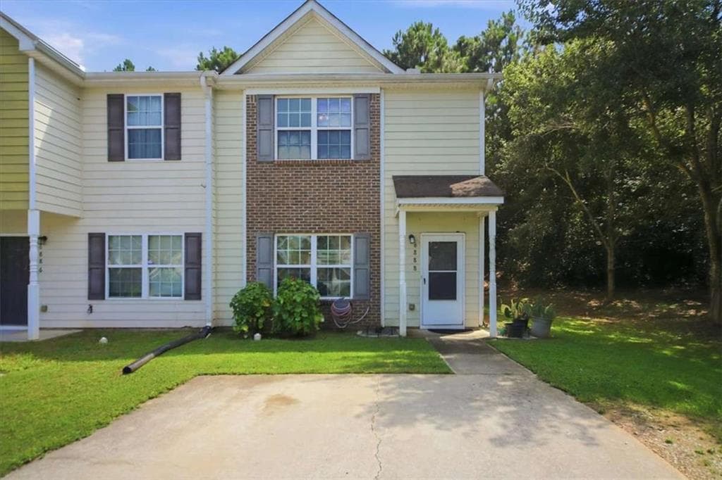 3 bedroom, 3 bathroom, 1,368 sq ft single family residence for sale at 6888 Mountain Circle, Riverdale, GA 30274
