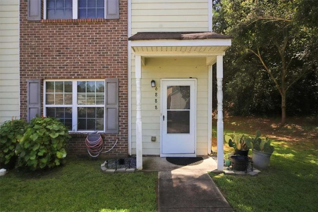 3 bedroom, 3 bathroom, 1,368 sq ft single family residence for sale at 6888 Mountain Circle, Riverdale, GA 30274 — photo 5