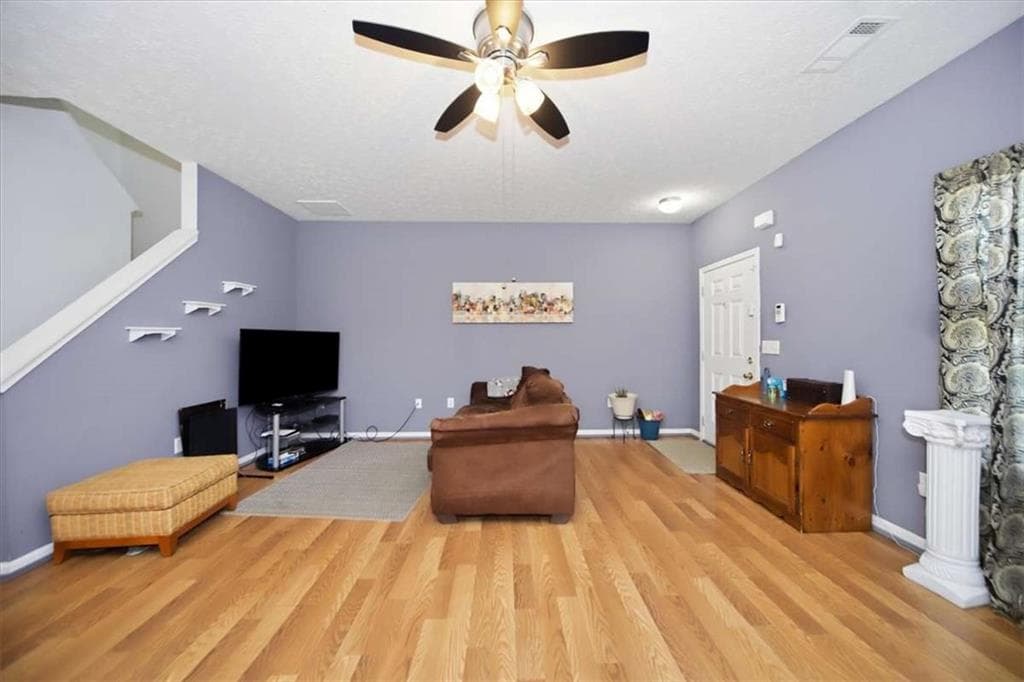 3 bedroom, 3 bathroom, 1,368 sq ft single family residence for sale at 6888 Mountain Circle, Riverdale, GA 30274 — photo 7