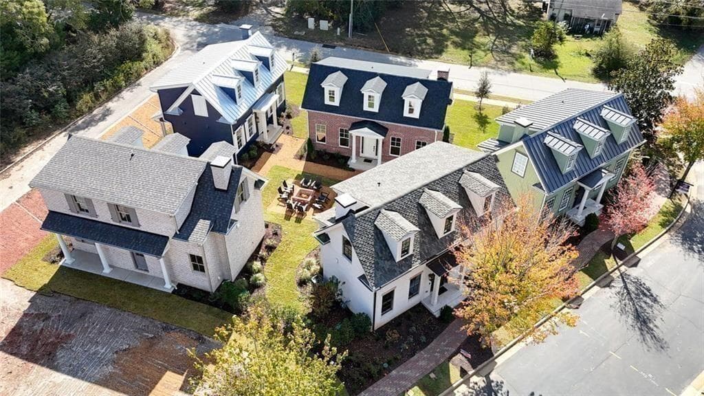 3 bedroom, 3 bathroom, 1,283 sq ft single family residence for sale at 126 Morgan Street, Senoia, GA 30276 — photo 3