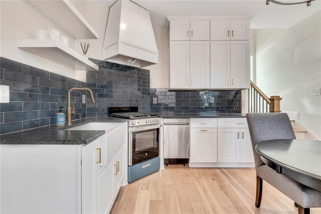 3 bedroom, 3 bathroom, 1,283 sq ft single family residence for sale at 126 Morgan Street, Senoia, GA 30276 — photo 7