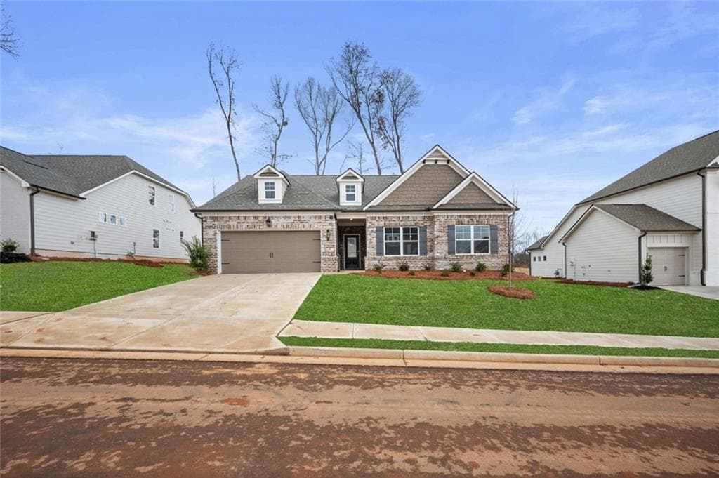 3 bedroom, 3 bathroom, 1,868 sq ft single family residence for sale at 301 Wingate Drive, Winder, GA 30680 — photo 3