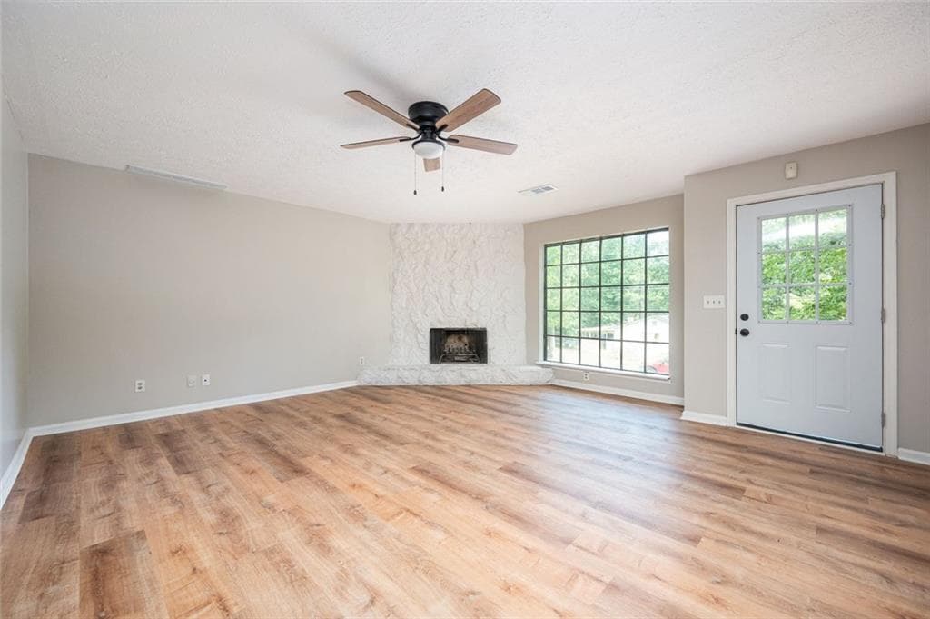 4 bedroom, 2 bathroom, 2,293 sq ft single family residence for sale at 1650 Auden Lane, Norcross, GA 30093 — photo 6