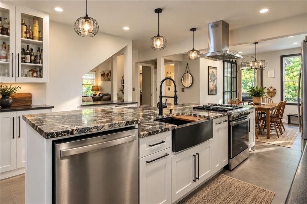4 bedroom, 3 bathroom, 2,913 sq ft single family residence for sale at 162 Bluebell Cir S, Jasper, GA 30143 — photo 3