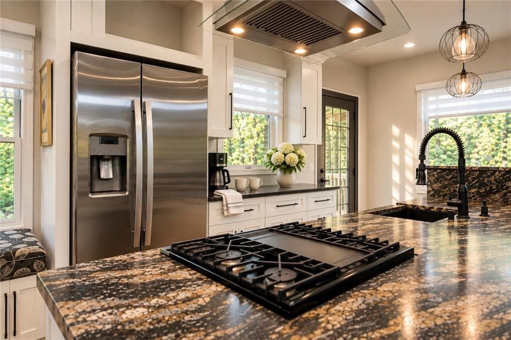 4 bedroom, 3 bathroom, 2,913 sq ft single family residence for sale at 162 Bluebell Cir S, Jasper, GA 30143 — photo 10