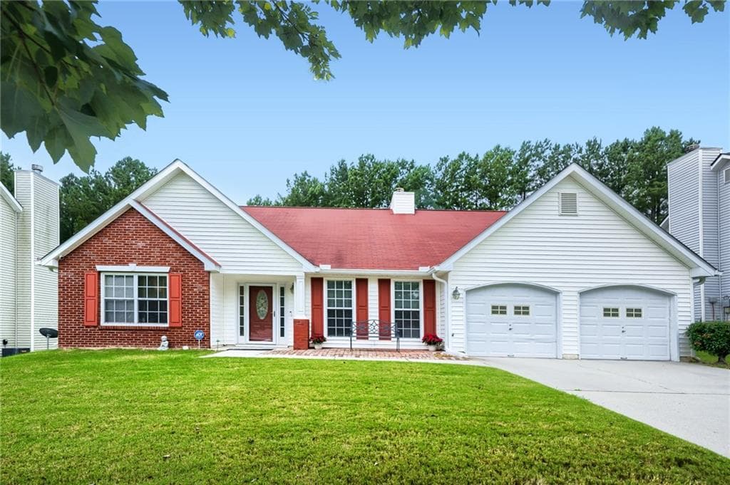 4 bedroom, 2 bathroom, 1,785 sq ft single family residence for sale at 7790 Glade Bend, Fairburn, GA 30213