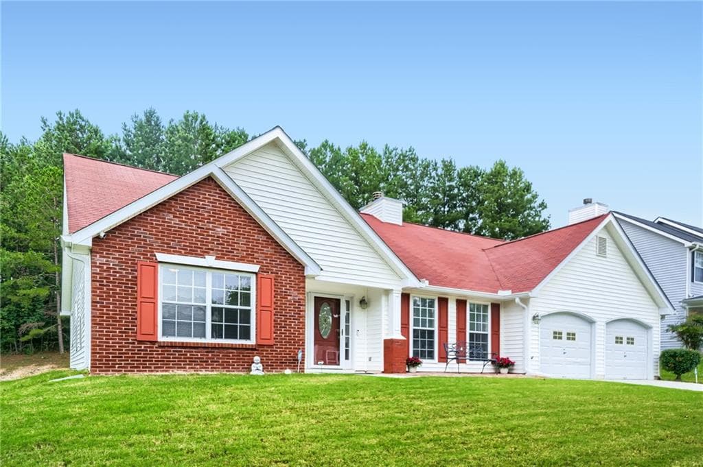 4 bedroom, 2 bathroom, 1,785 sq ft single family residence for sale at 7790 Glade Bend, Fairburn, GA 30213 — photo 3