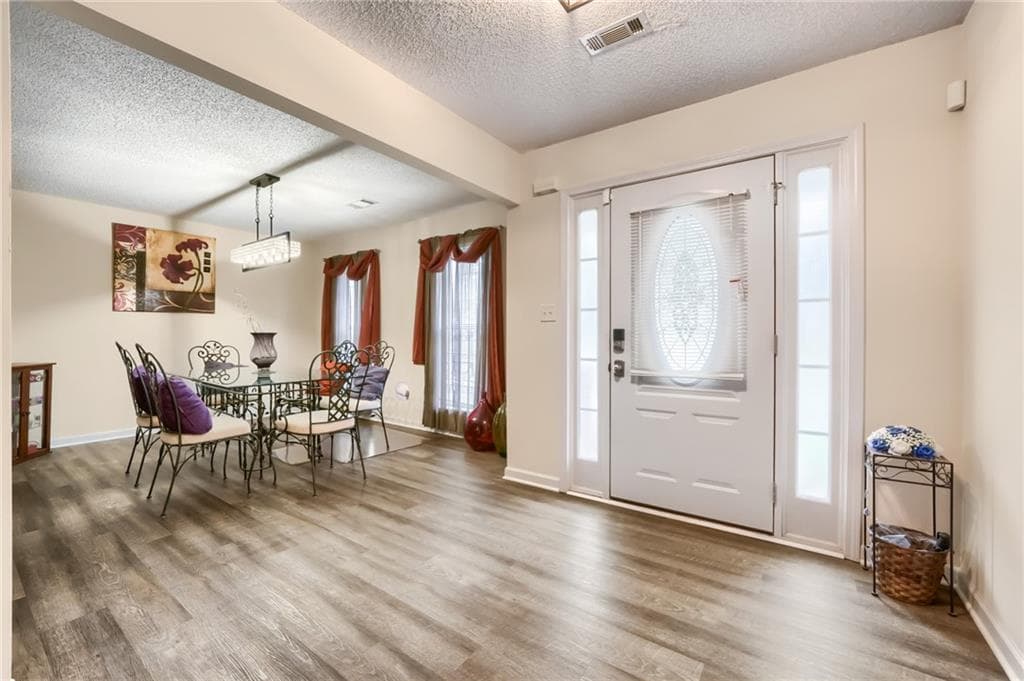 4 bedroom, 2 bathroom, 1,785 sq ft single family residence for sale at 7790 Glade Bend, Fairburn, GA 30213 — photo 5