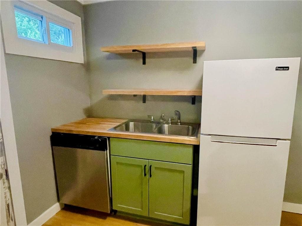 2 bedroom, 1 bathroom, 791 sq ft single family residence for rent at 3518 Carroll, Macon, GA 31204 for $975 a month — photo 6
