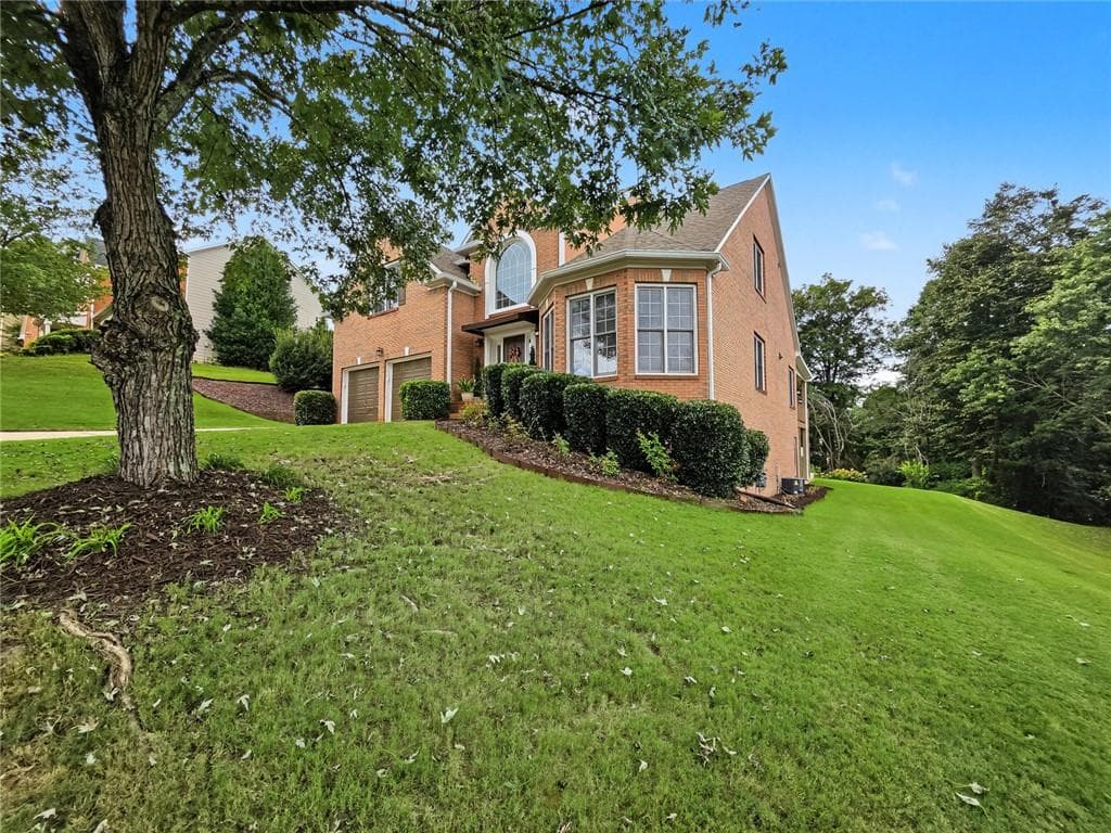 6 bedroom, 5 bathroom, 4,390 sq ft single family residence for sale at 9722 Spyglass Drive, Villa Rica, GA 30180 — photo 3