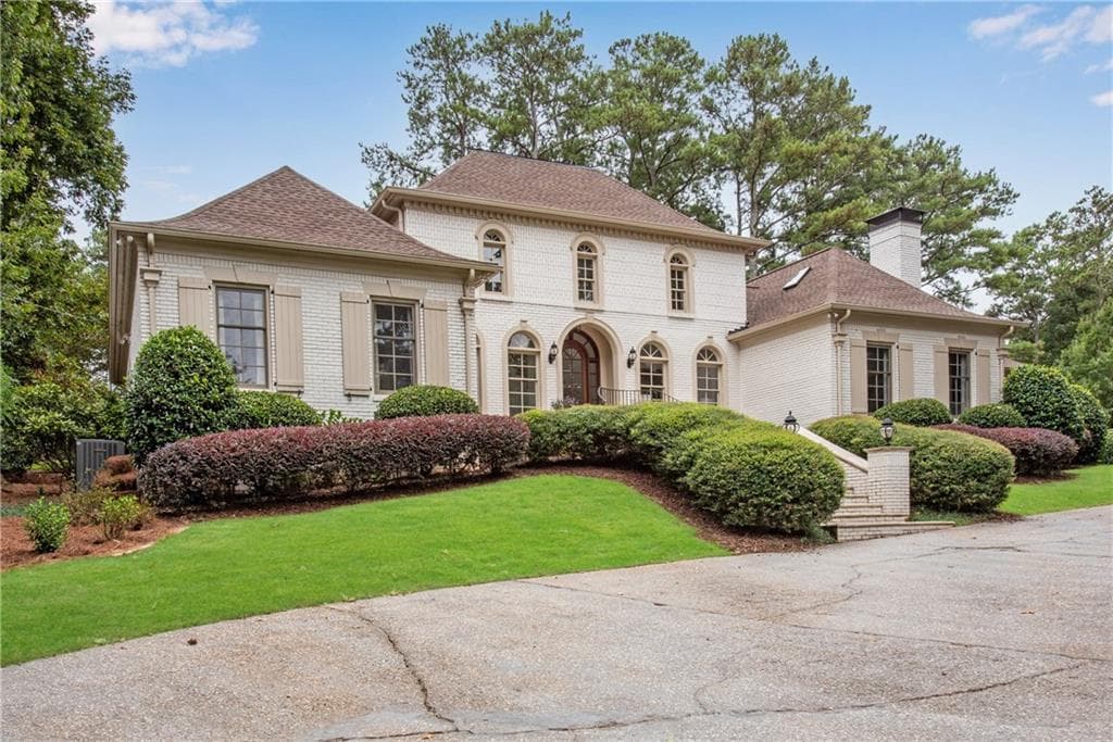 4 bedroom, 4 bathroom, 4,616 sq ft single family residence under contract at 9190 Huntcliff Trace, Sandy Springs, GA 30350