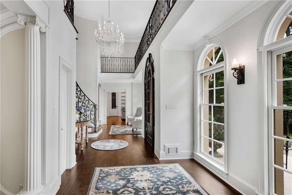 4 bedroom, 4 bathroom, 4,616 sq ft single family residence under contract at 9190 Huntcliff Trace, Sandy Springs, GA 30350 — photo 5