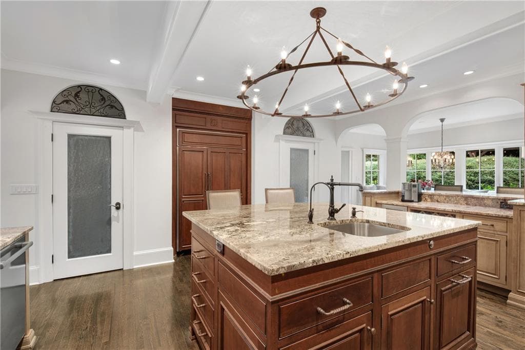 4 bedroom, 4 bathroom, 4,616 sq ft single family residence under contract at 9190 Huntcliff Trace, Sandy Springs, GA 30350 — photo 7