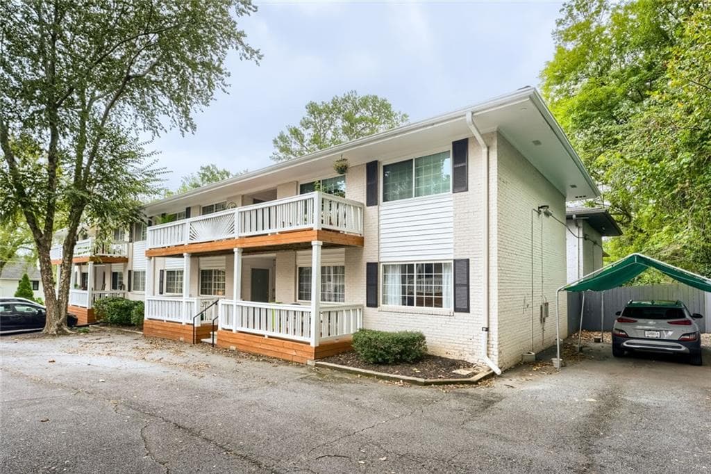 1 bedroom, 1 bathroom, 600 sq ft condominium for rent at 1988 Wellbourne Drive 6, Atlanta, GA 30324 for $1,500 a month — photo 2