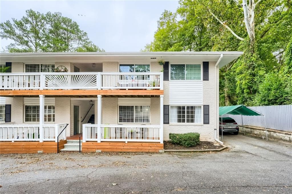 1 bedroom, 1 bathroom, 600 sq ft condominium for rent at 1988 Wellbourne Drive 6, Atlanta, GA 30324 for $1,500 a month — photo 1 of 11